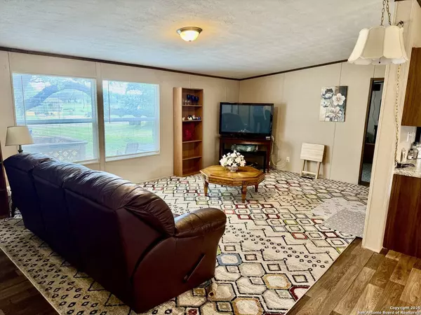 125 Viridian View, Pleasanton, TX 78064