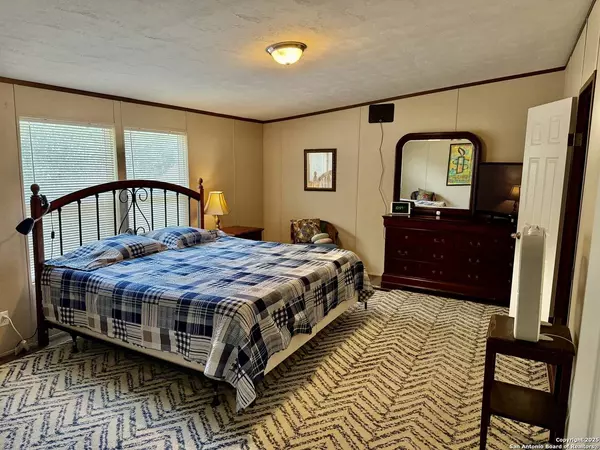 125 Viridian View, Pleasanton, TX 78064