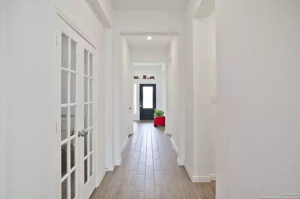 5798 Luciano Trail, Seguin, TX 78155