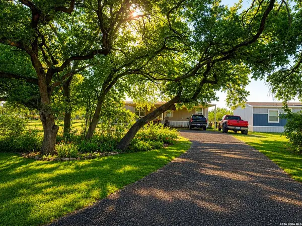 137 VIRIDIAN VW, Pleasanton, TX 78064