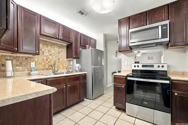 8214 WINDLAKE ST, San Antonio, TX 78230
