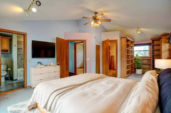 5911 Badger Street, Mcfarland, WI 53558