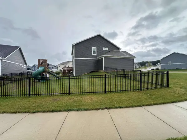 212 Peterson Trail, Oregon, WI 53575