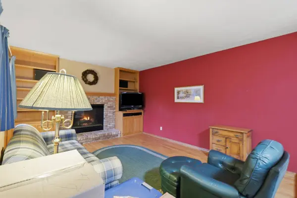 14 W Newhaven Circle, Madison, WI 53717