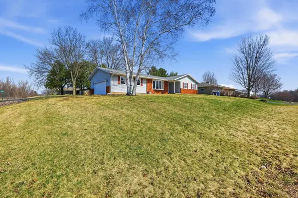 4610 Iroquois Trail, Morrisonville, WI 53571