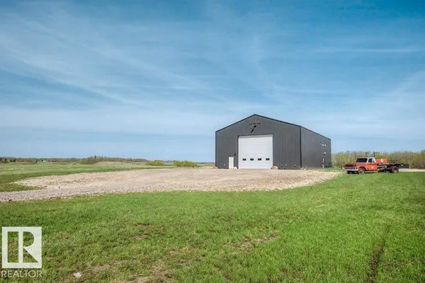 49543 RGE RD 225, Rural Leduc County, AB T0B 3M0