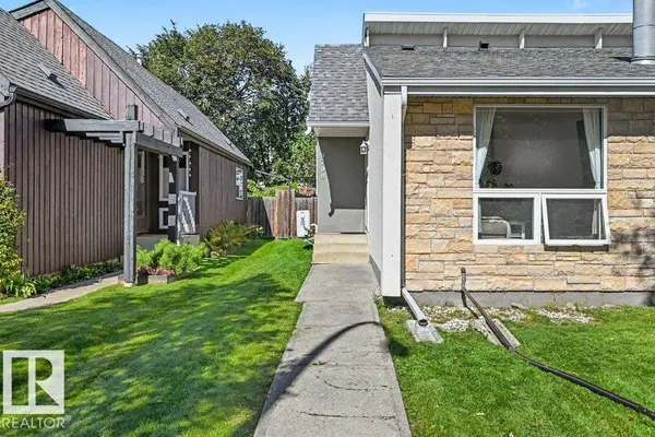 8708 25A AV NW, Edmonton, AB T6K 2W7