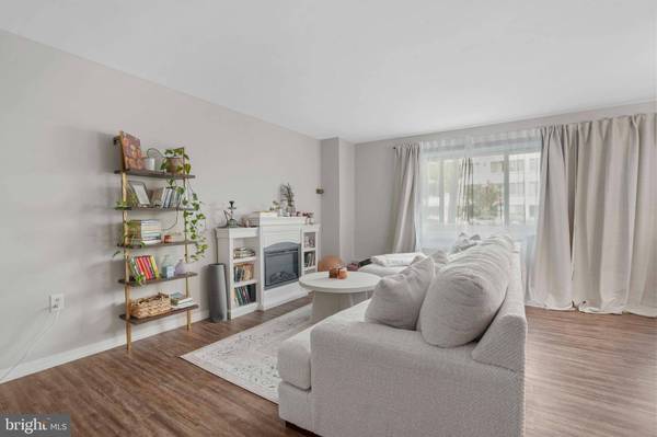 1200 S ARLINGTON RIDGE RD #314, Arlington, VA 22202