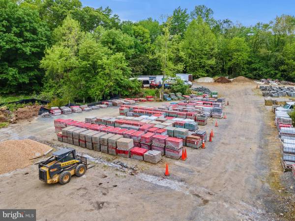 11501 POPES HEAD RD, Fairfax, VA 22030