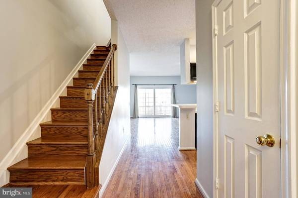 12111 WEDGEWAY PL, Fairfax, VA 22033