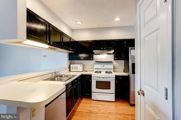 12111 WEDGEWAY PL, Fairfax, VA 22033