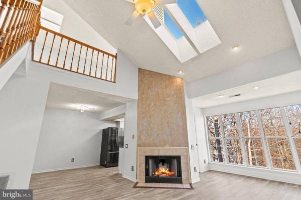 3903 GOLF TEE CT #301, Fairfax, VA 22033