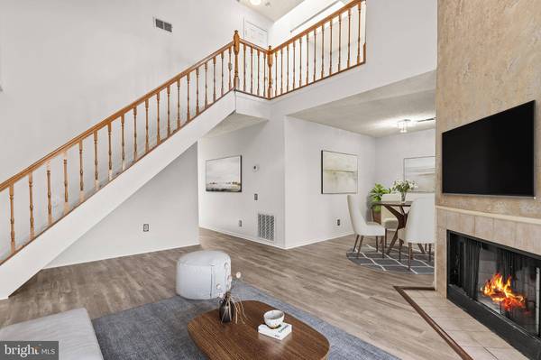 3903 GOLF TEE CT #301, Fairfax, VA 22033