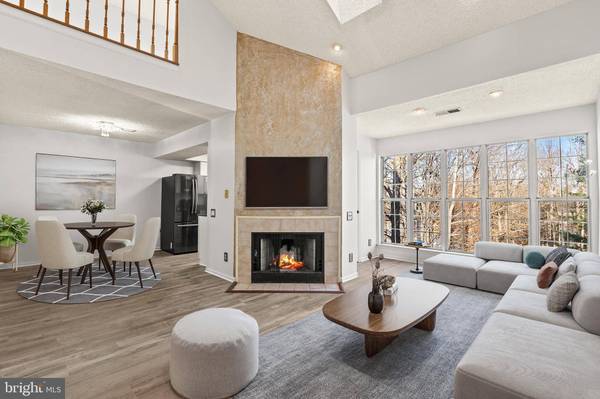 3903 GOLF TEE CT #301, Fairfax, VA 22033