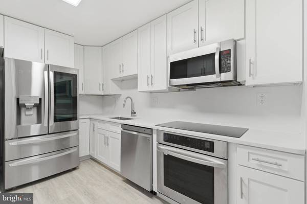 8350 GREENSBORO DR #517, Mclean, VA 22102