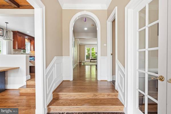 8015 QUARRY RIDGE WAY, Bethesda, MD 20817