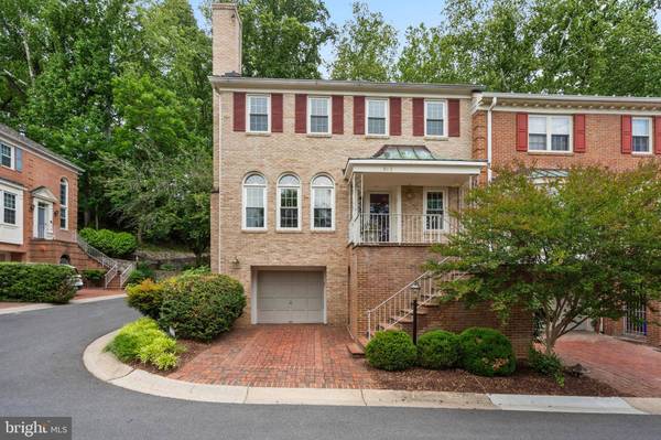 8015 QUARRY RIDGE WAY, Bethesda, MD 20817