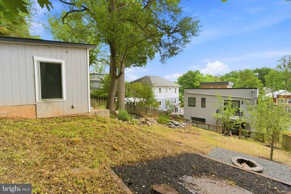 1408 N POWHATAN ST N, Arlington, VA 22205