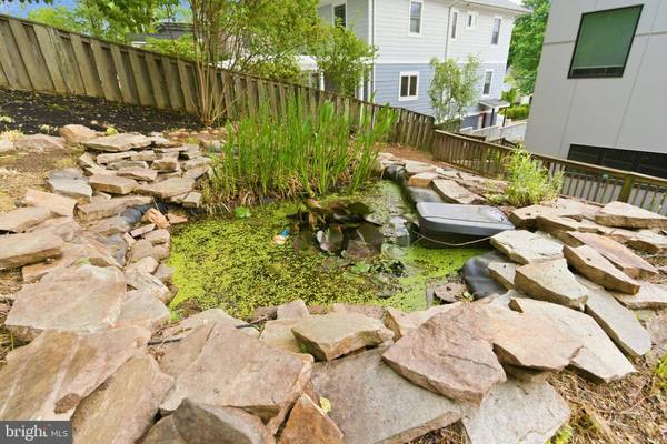 1408 N POWHATAN ST N, Arlington, VA 22205