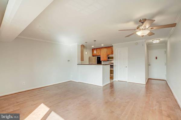 75 S REYNOLDS ST #403, Alexandria, VA 22304