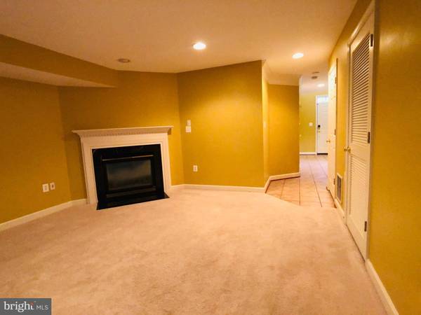 4312 PARK GREEN CT, Fairfax, VA 22030