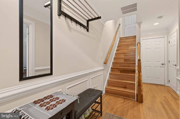 8814 HUNTING LODGE CT, Vienna, VA 22182