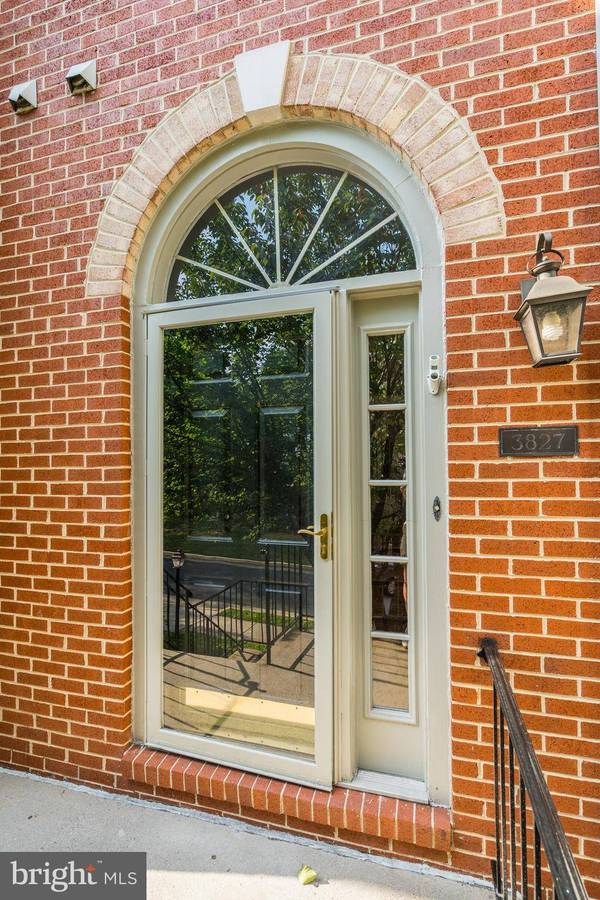 3827 INVERNESS RD, Fairfax, VA 22033