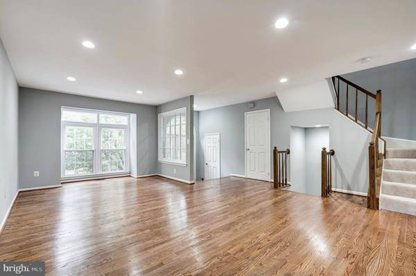 3827 INVERNESS RD, Fairfax, VA 22033