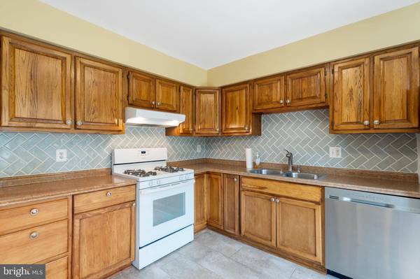 8608 ROCKY GAP CT, Lorton, VA 22079