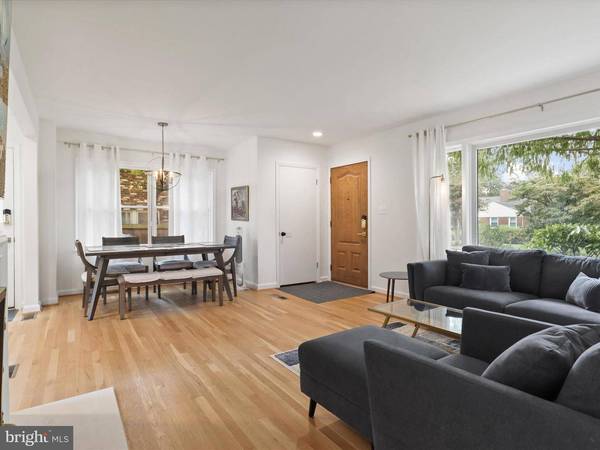 310 N Underwood St, Falls Church, VA 22046-3651