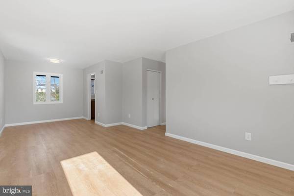 1813 OLMSTEAD DR, Falls Church, VA 22043