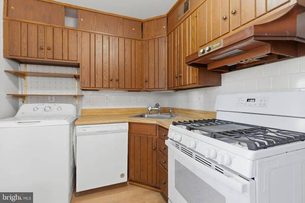 1813 OLMSTEAD DR, Falls Church, VA 22043