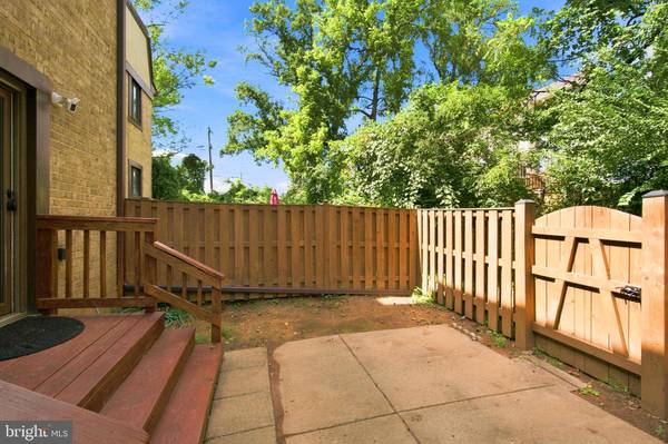 2952 JERMANTOWN RD #2, Oakton, VA 22124