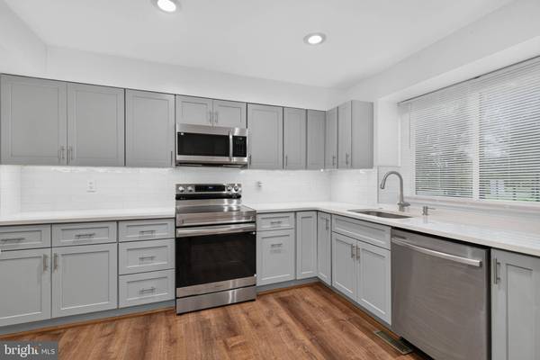 2952 JERMANTOWN RD #2, Oakton, VA 22124