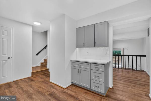2952 JERMANTOWN RD #2, Oakton, VA 22124
