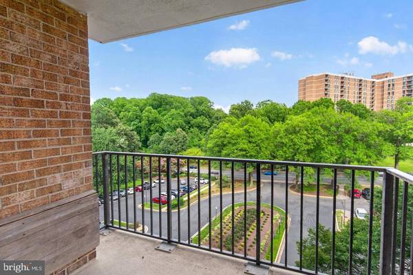 2300 PIMMIT DR #712, Falls Church, VA 22043
