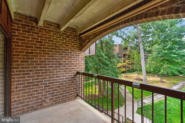 11232 CHESTNUT GROVE SQ #233, Reston, VA 20190
