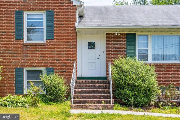 5619 WHARTON LN, Centreville, VA 20120