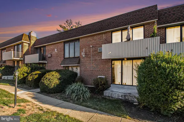 100 E GLENOLDEN AVE #R9, Glenolden, PA 19036