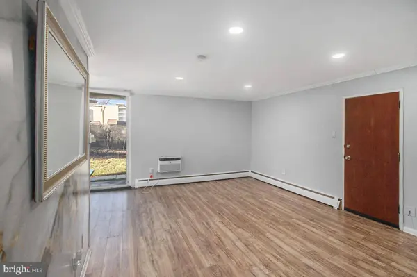 100 E GLENOLDEN AVE #R9, Glenolden, PA 19036