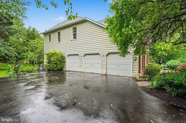 183 PEMBROOKE CIR, Phoenixville, PA 19460