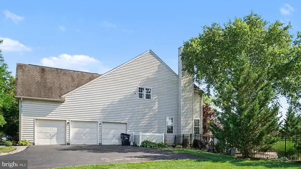 2011 WILLOWWOOD DR, Royersford, PA 19468