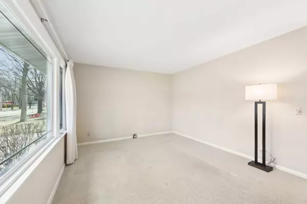 5741 KRONCKE Drive, Madison, WI 53711-3542