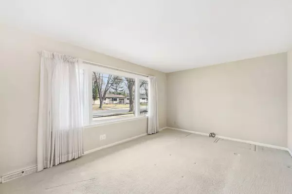 5741 KRONCKE Drive, Madison, WI 53711-3542