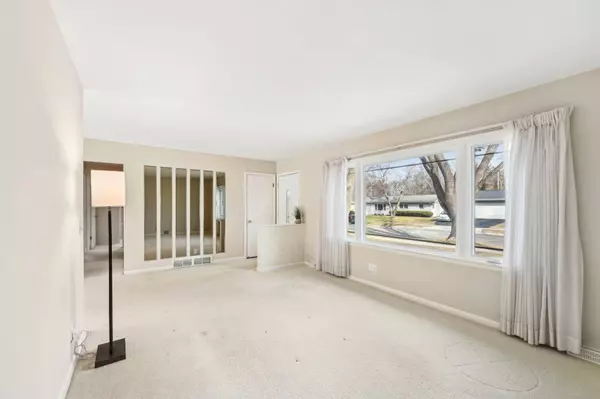 5741 KRONCKE Drive, Madison, WI 53711-3542