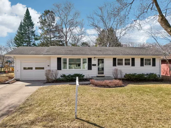 5741 KRONCKE Drive, Madison, WI 53711-3542