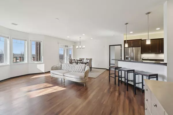 11 Glen Brook Way #206, Fitchburg, WI 53711