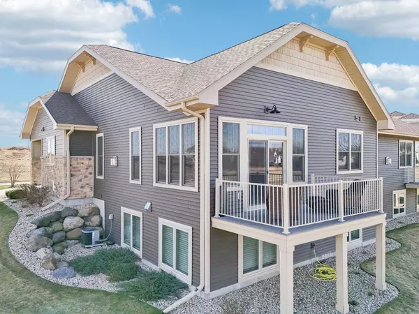 3012 Bronze Leaf Lane, Sun Prairie, WI 53590