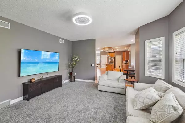 906 James Court, Waunakee, WI 53597