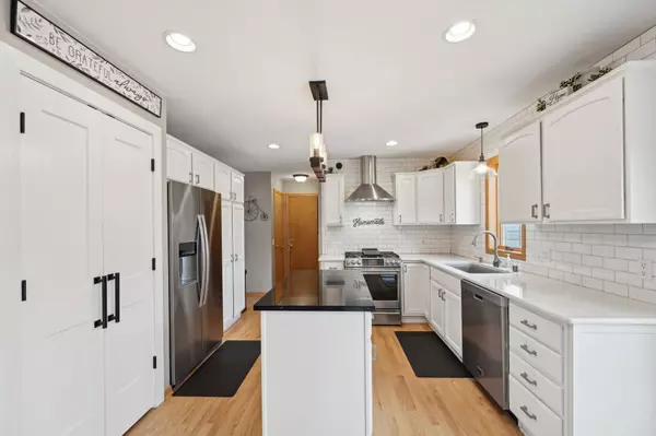 1613 Brookside Lane, Waunakee, WI 53597